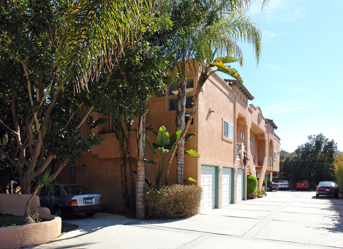 Primary Photo - 325 San Marcos Blvd