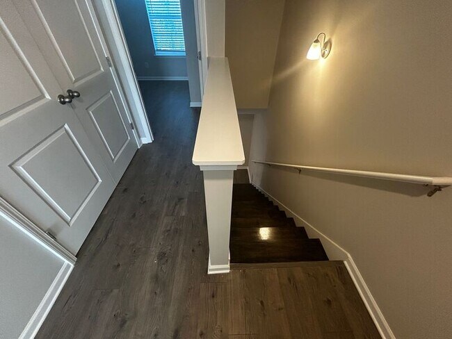 Foto del edificio - 223 Tara Ct