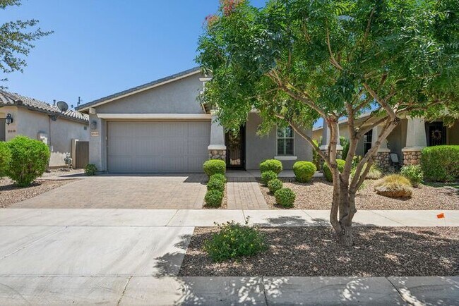 Building Photo - 10445 E Tesla Ave
