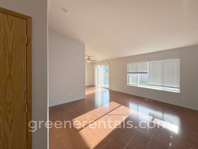 Foto del edificio - 3BR/2BA Rambler with 2-Car Garage in Yelm!