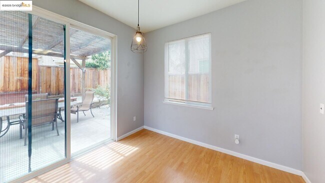 Foto del edificio - 1032 Twinbridge Ct