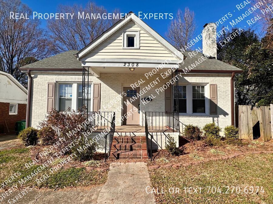 Primary Photo - Charming 3BR/1BA home in Charlotte!