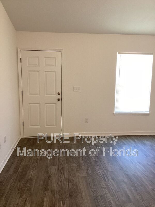 Foto del edificio - 213 Locust Ln Dr