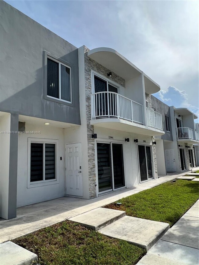 Foto del edificio - 13944 SW 259th Way