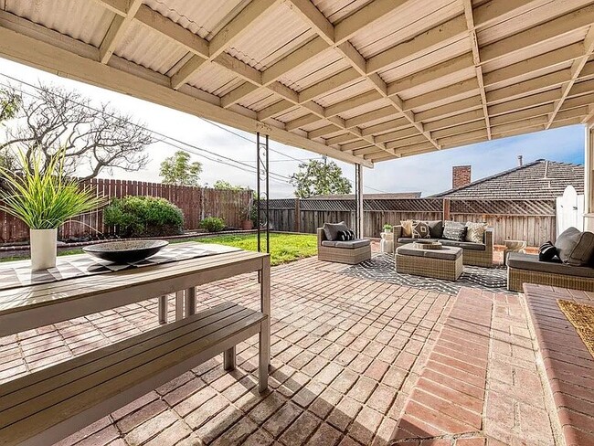 Photo - 10746 Cranks Rd House