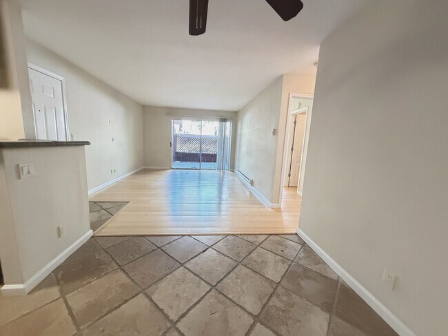 Foto del edificio - Deluxe Condo-2BR / 2BA near Santana Row/Santa Clara Valley Medical Center