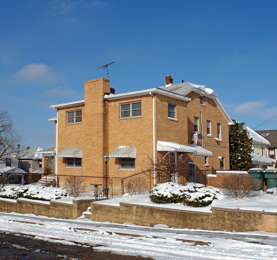 Building Photo - 62 Indiana Ave