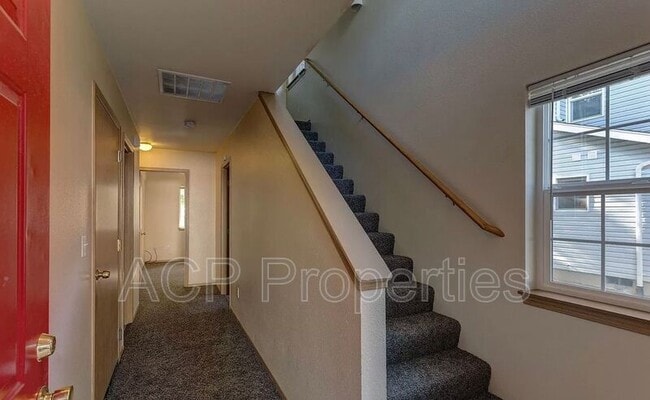 Building Photo - 2114 Harris Ave