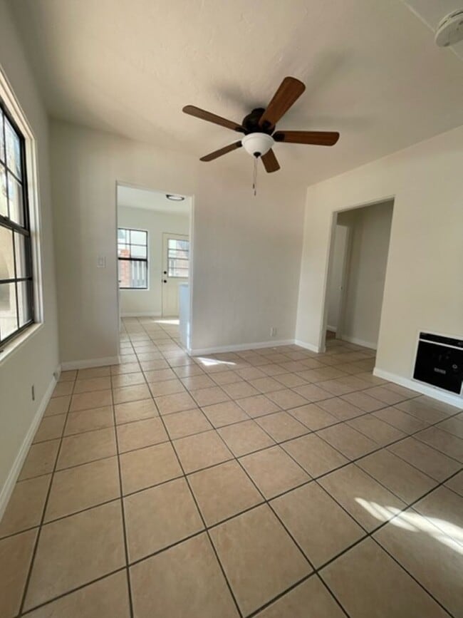 Building Photo - Charming 2-Bedroom Bungalow in the Heart o...