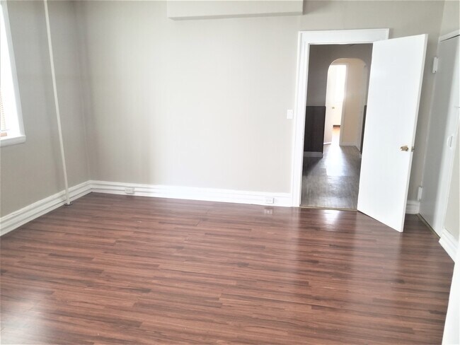 Foto del edificio - 1926 W 11th St