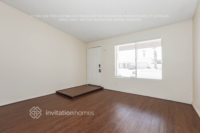 Building Photo - 726 W Laguna Azul Ave