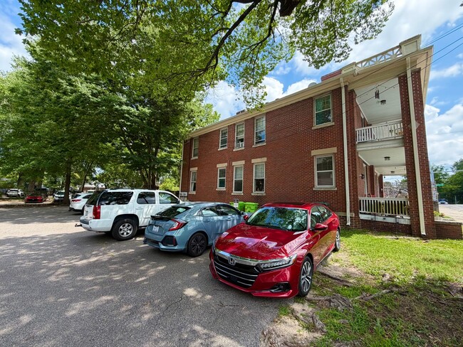Building Photo - 106 N Person St
