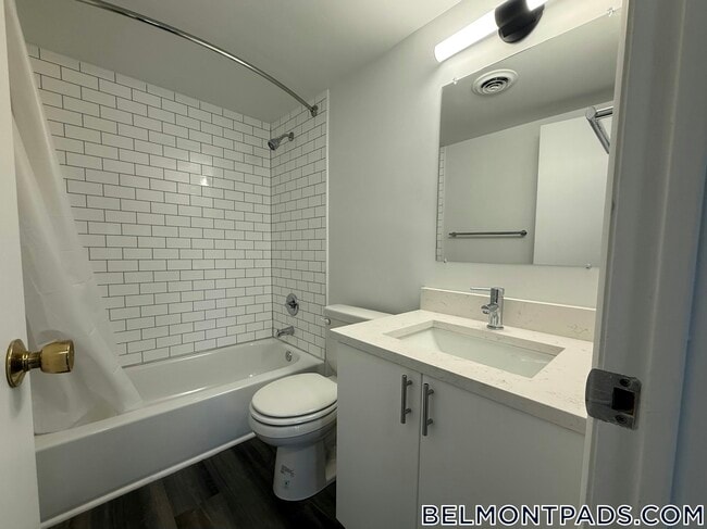 Foto del edificio - 55 Hill Rd