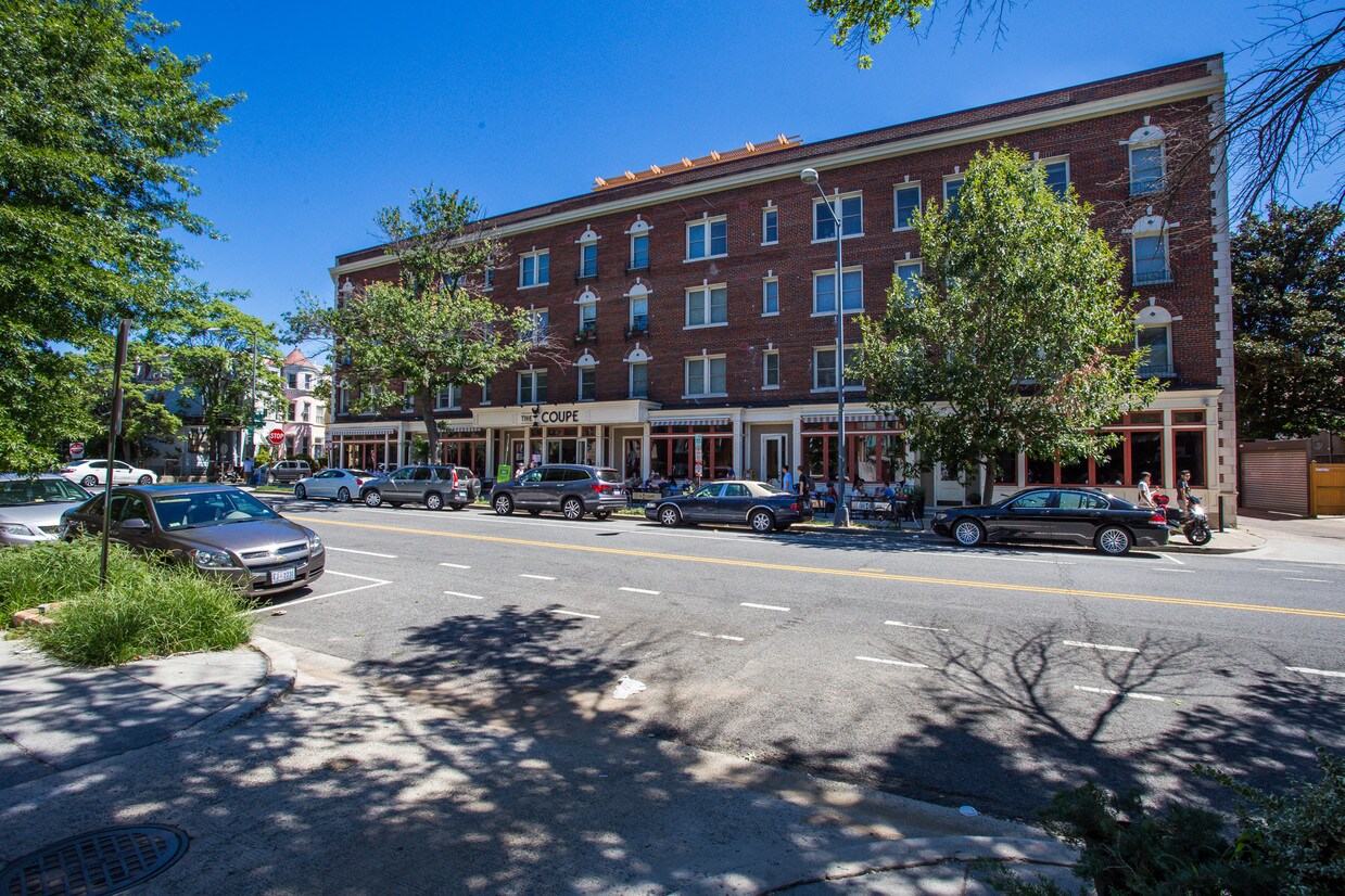 Foto principal - 1020 Monroe St NW