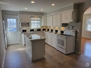 Gourmet Kitchen renovated - 209 Collingwood
