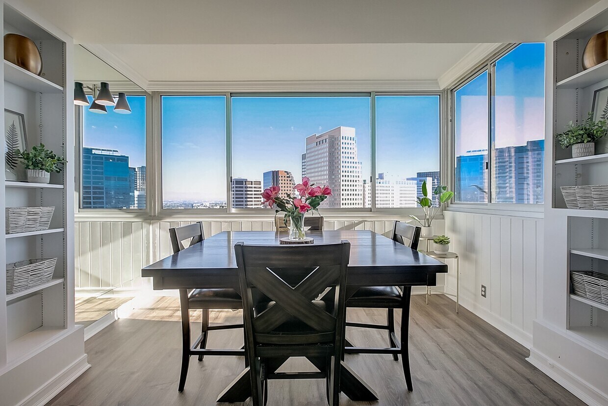 Foto principal - 969 Hilgard Ave
