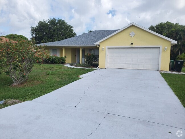 Building Photo - 2509 SE Lyman Cir