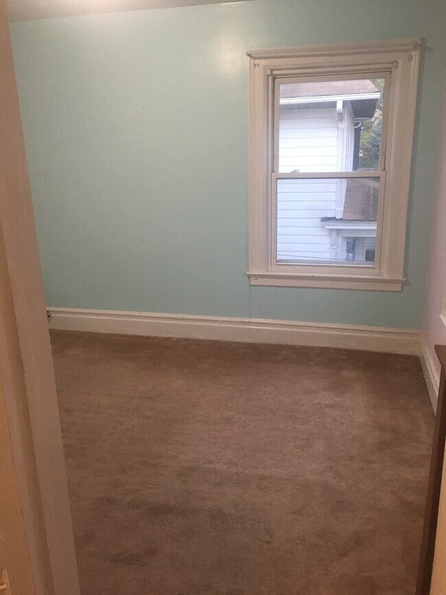 Bedroom - 6 Overlook St