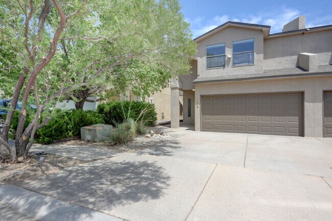Foto del edificio - Amazing Updated 3 Bedroom Near Coors and I...