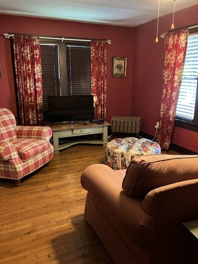 1256 SW Fillmore St Unit Garden House Downstairs, Topeka, KS 66604