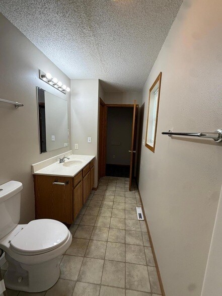 Foto del edificio - 2321 N Lyndale Ave