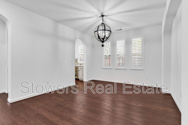 Building Photo - 3223 Carpenter Way