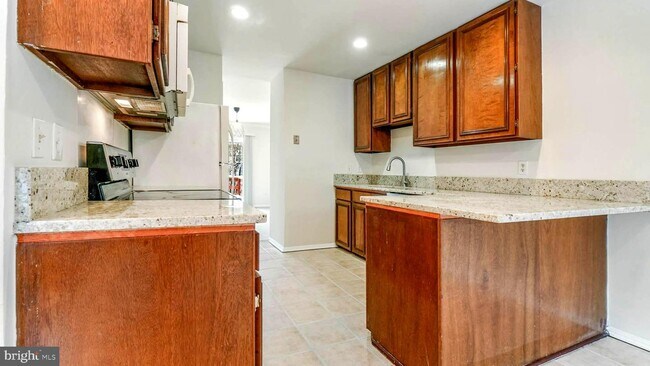 Building Photo - 10903 Pebble Run Dr