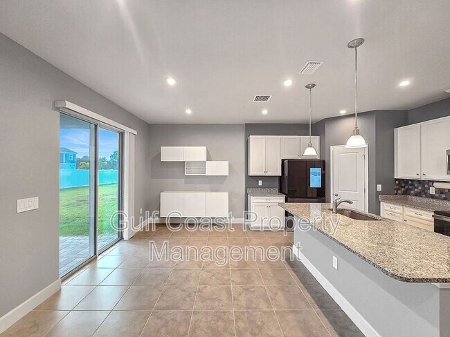 Foto del edificio - 14079 Crimson Ave