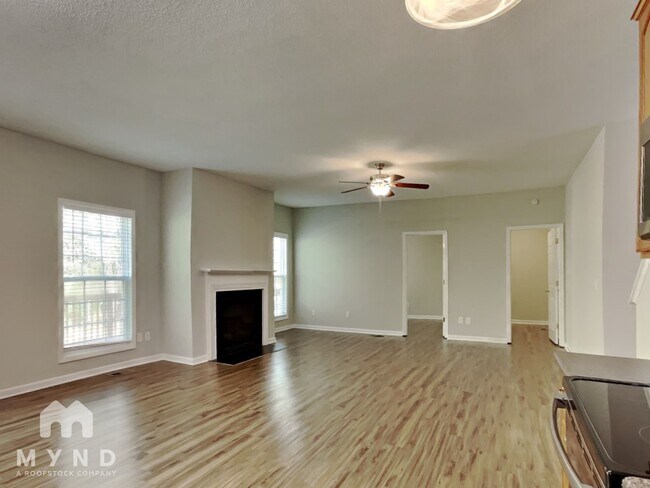 Building Photo - 8724 Poteat Dr