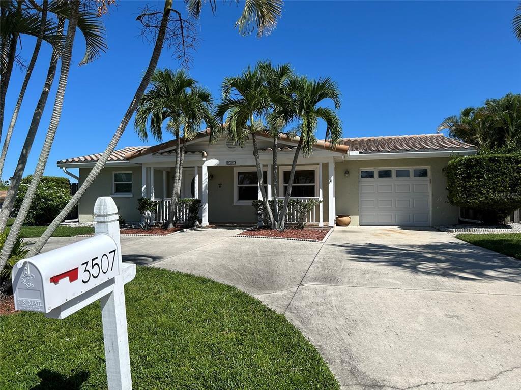 Foto principal - 3507 Pinecrest St