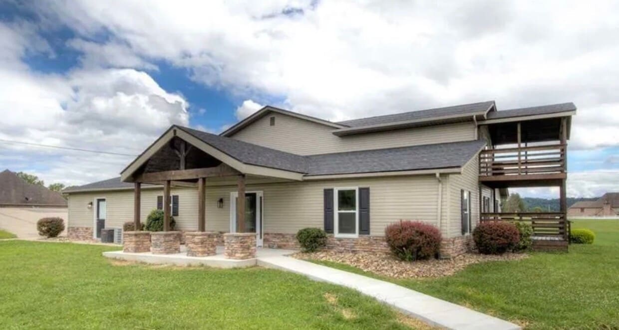 Primary Photo - Beautiful Home on 1 acre lot in Milton