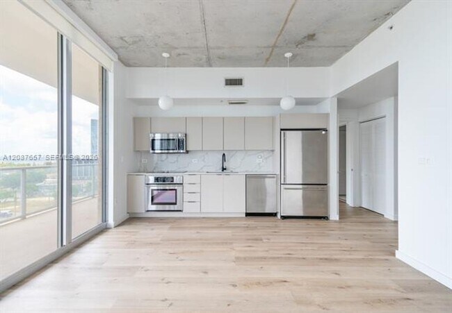 Foto del edificio - 3470 E Coast Ave