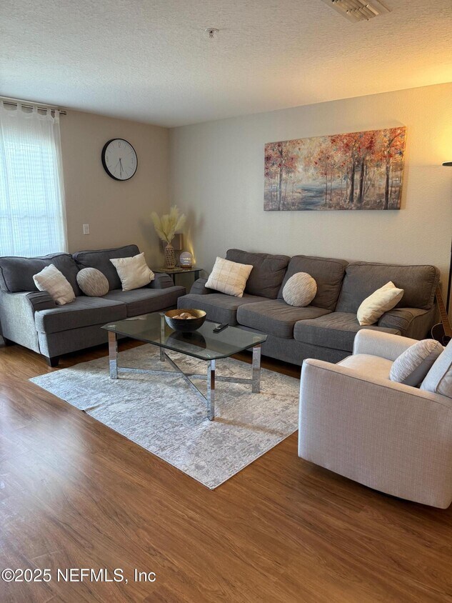 Foto principal - 7701 Timberlin Park Blvd