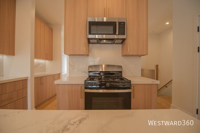 Foto del edificio - 2042 W Washington Blvd