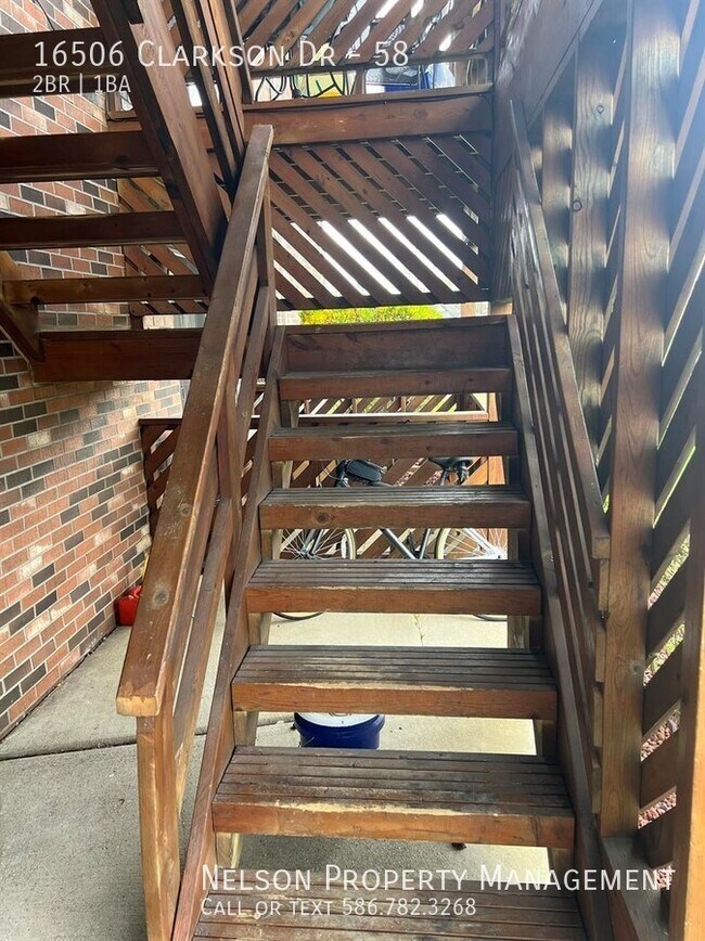 Building Photo - 16506 Clarkson Dr