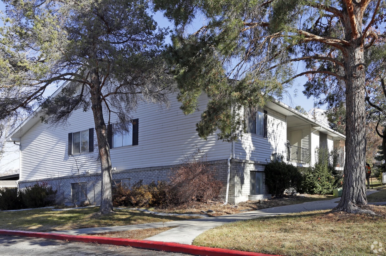 Building Photo - Canyon Heights