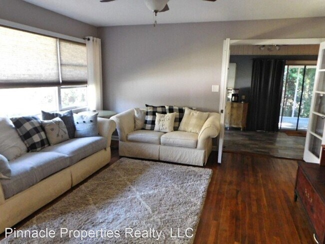 Building Photo - 1 br, 1 bath House - 1121 7th St W #A