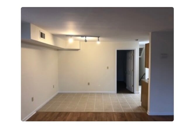 Building Photo - 108 Leonard St