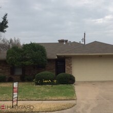 Building Photo - 9038 Hillside Dr