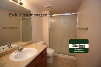 Building Photo - 5637 Cross Creek Dr