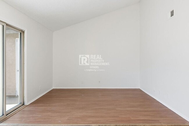 Building Photo - 4201 W 5th St