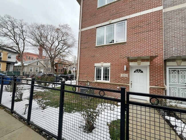 Foto del edificio - 3527 S Parnell Ave