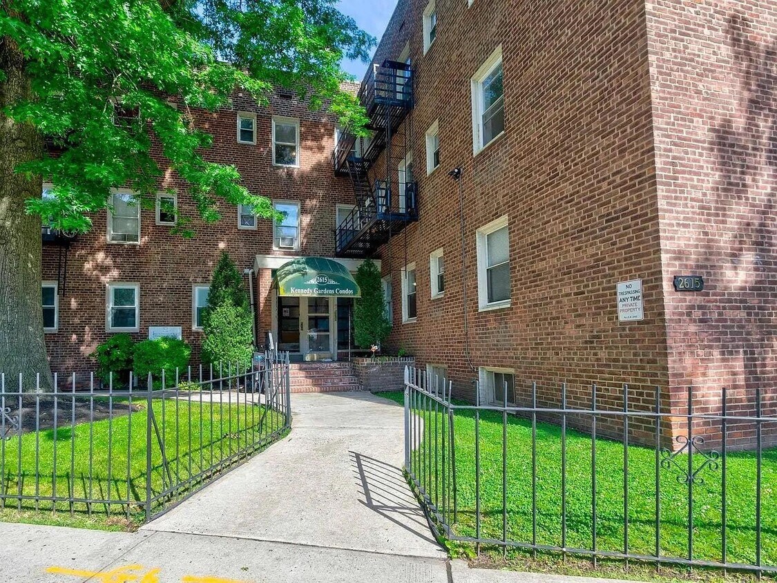 Primary Photo - 2615 John F. Kennedy Blvd