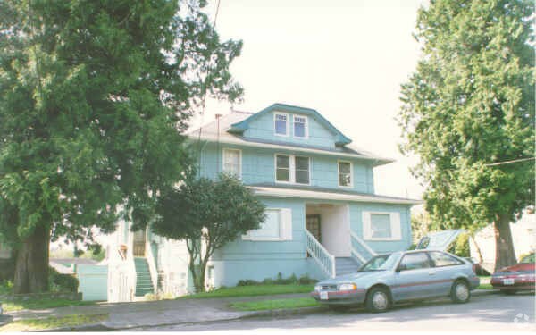 Building Photo - 3804 SE Francis St