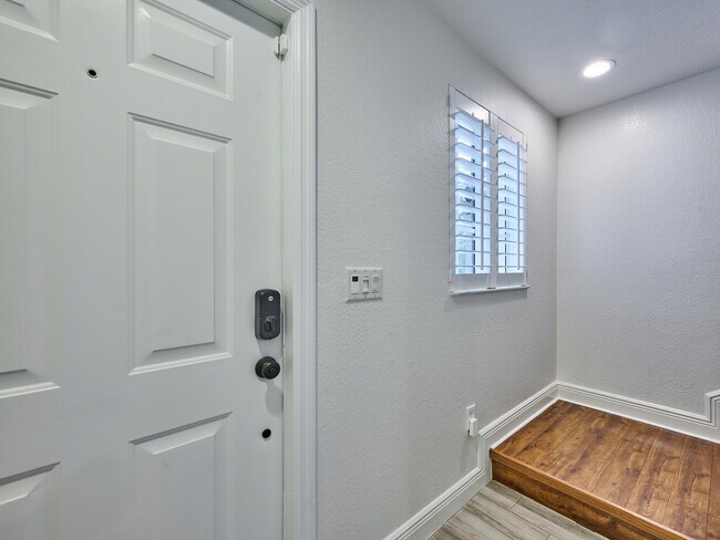 Foto del edificio - 6725 Old Farm Trail