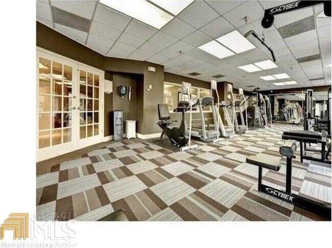 Foto del edificio - 2479 Peachtree Rd NE