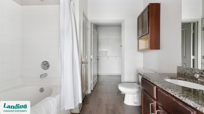 Foto del edificio - 225 Walden Village Ln