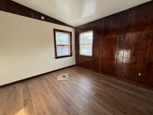 Foto del edificio - 3121 Oak Grove Dr