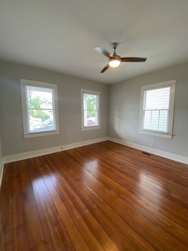 Building Photo - Welcome to your new home in Historic Downt...