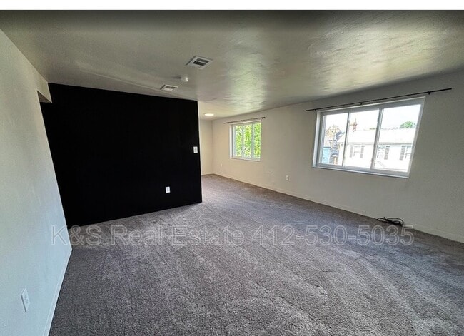 Building Photo - 29 Coulter St